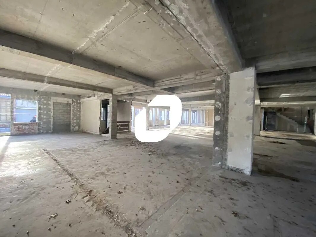 Retail in Bordeaux for sale Interior Photo- Image 1 of 9