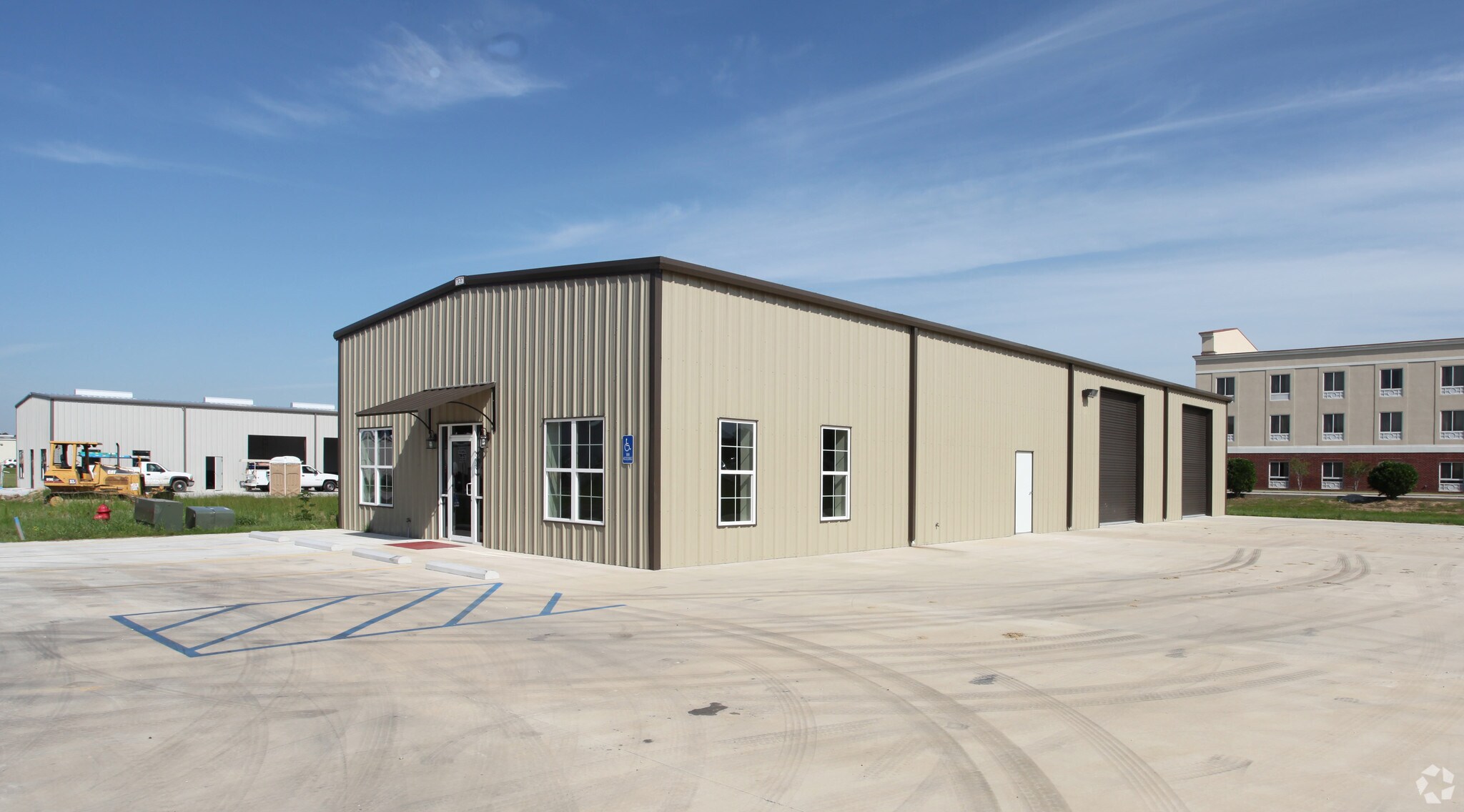 211 Harold Gauthe Dr, Scott, LA for sale Primary Photo- Image 1 of 1