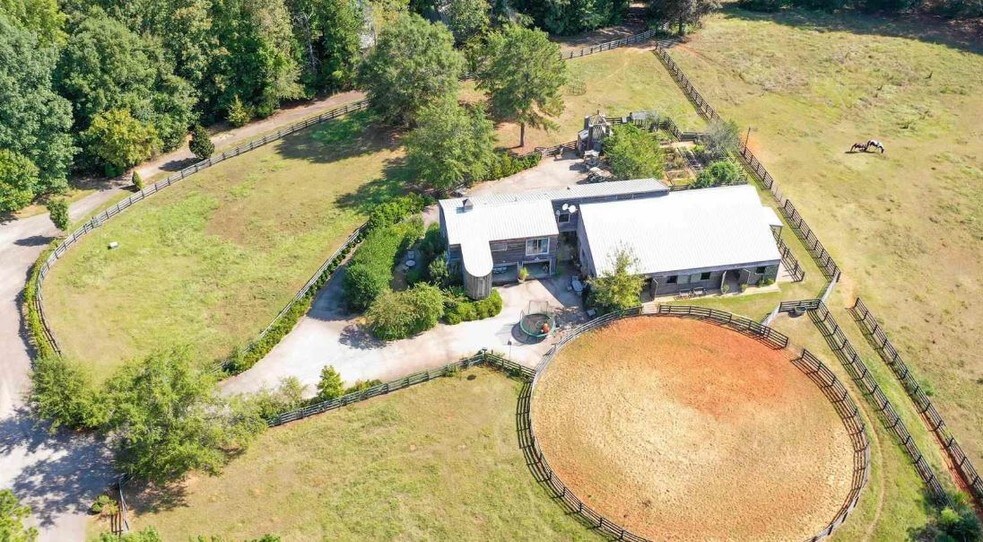 415 River Cove Rd, Woodbury, GA 30293