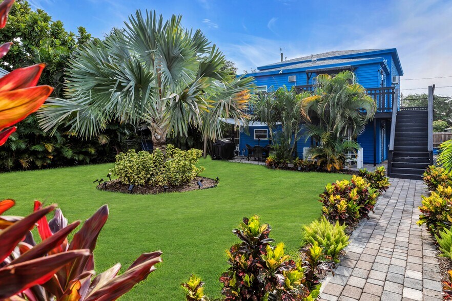 906 N L St, Lake Worth Beach, FL for sale - Primary Photo - Image 1 of 40