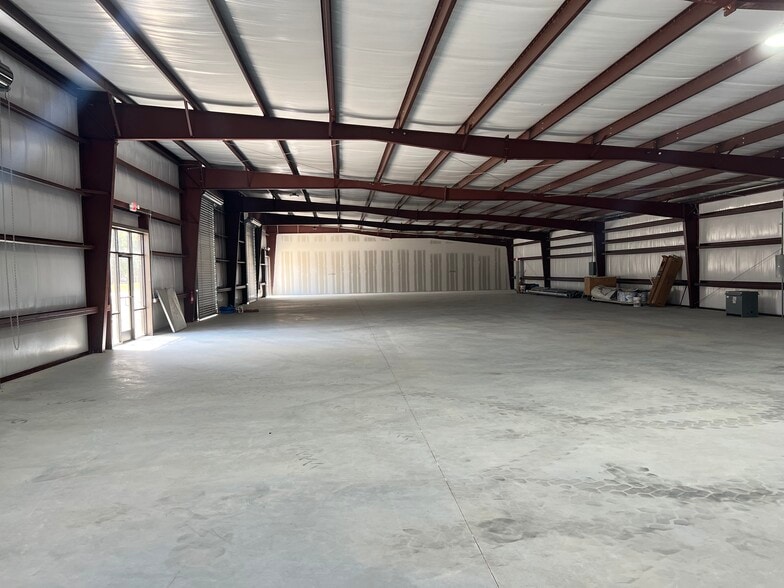 24436 FM 1314 Rd, Porter, TX for lease - Interior Photo - Image 1 of 7