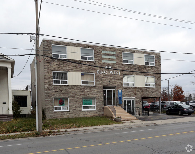 890-900 King St W, Kitchener, ON for lease - Primary Photo - Image 1 of 2