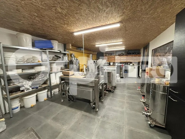 Flex in Compiègne for lease - Interior Photo - Image 3 of 5