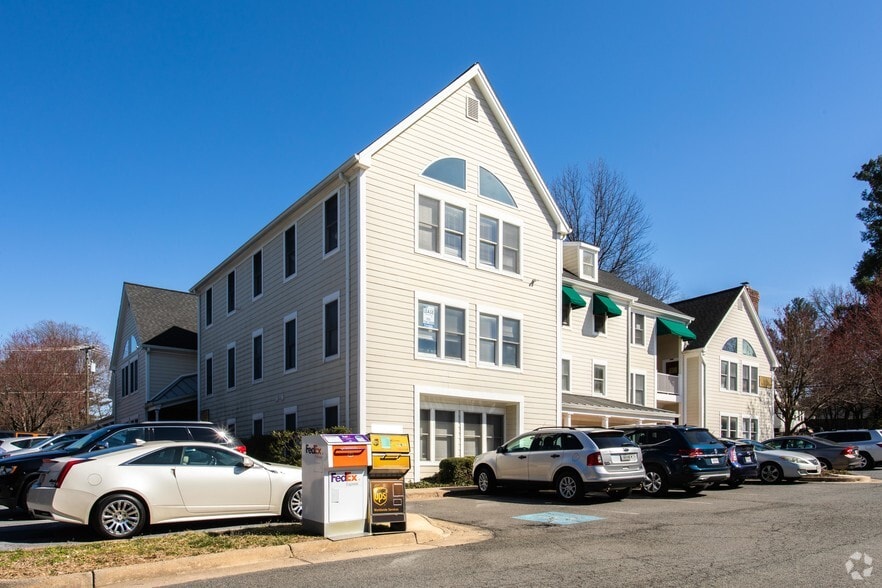 10520 Warwick Ct, Fairfax, VA for lease - Building Photo - Image 2 of 4