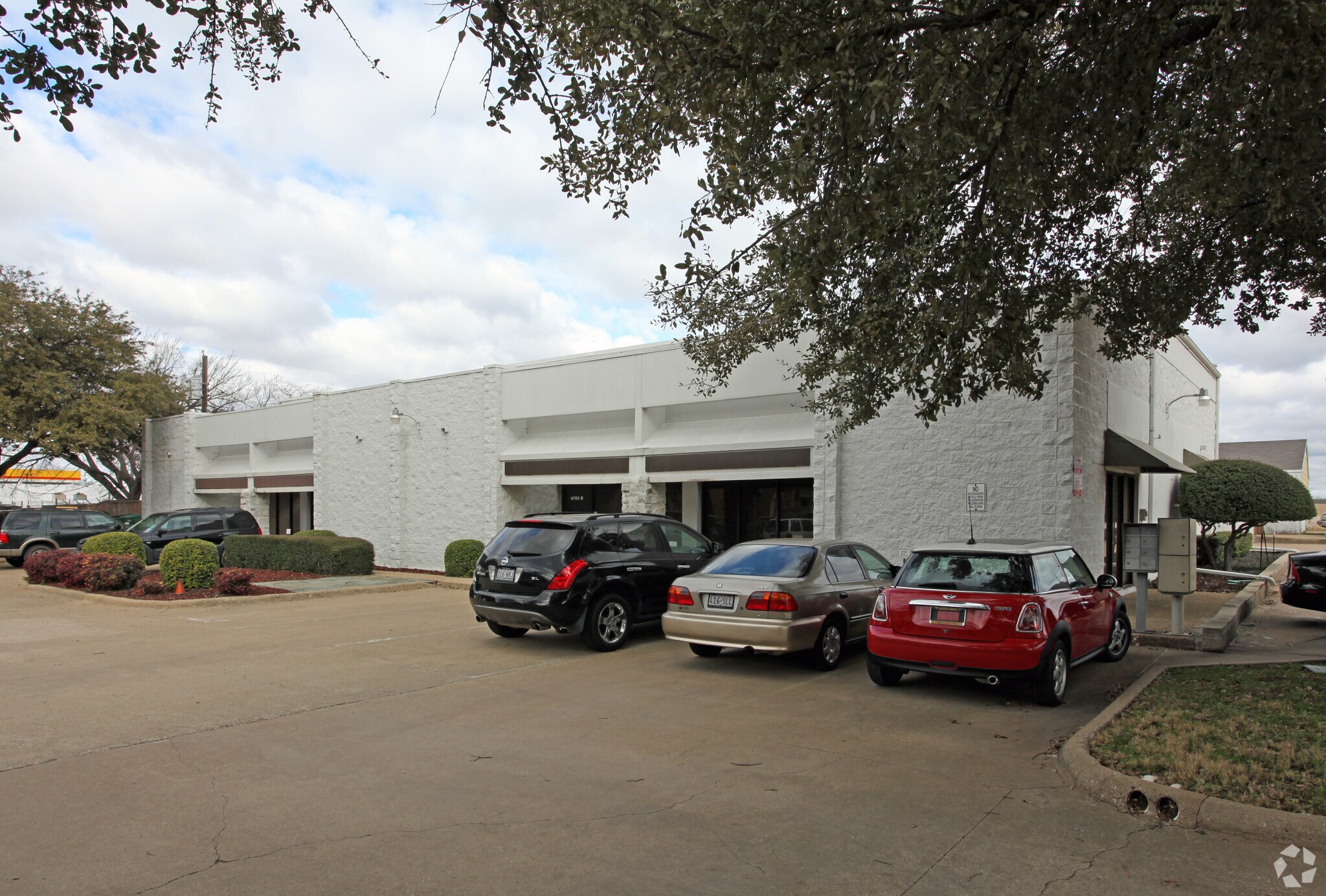 6703-6705 Levelland Rd, Dallas, TX for sale Primary Photo- Image 1 of 1
