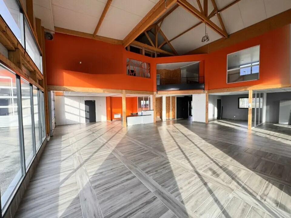 Location Commerce 303 m² - Photo 1