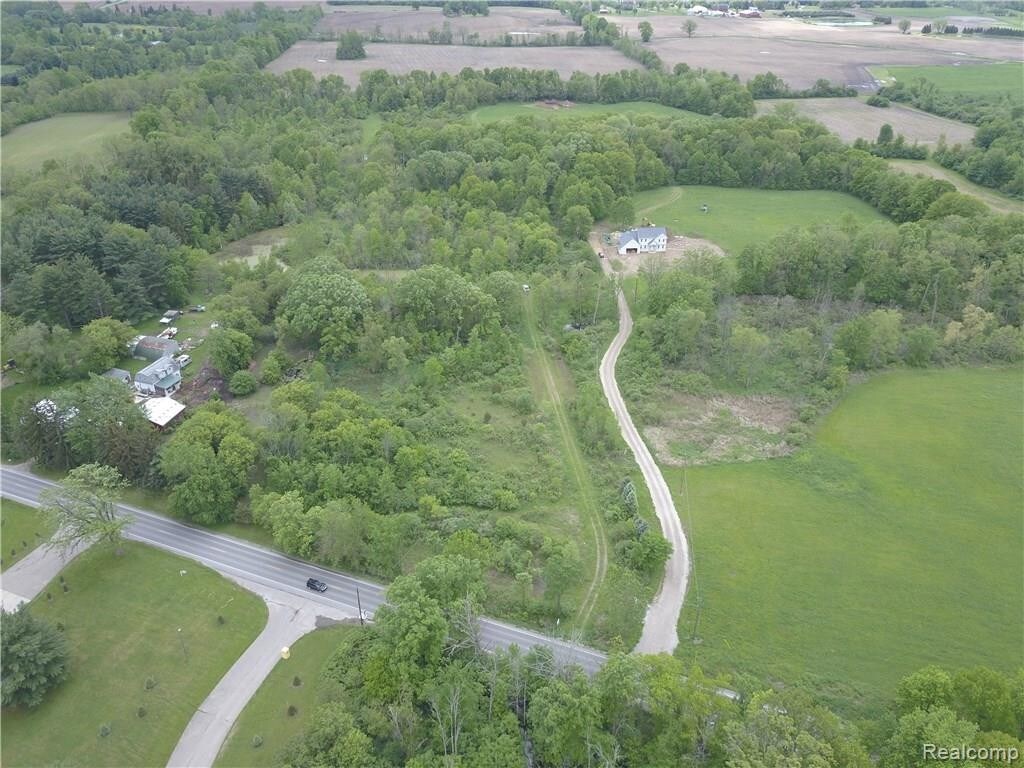 2500 E North Territorial Rd, Whitmore Lake, MI 48189