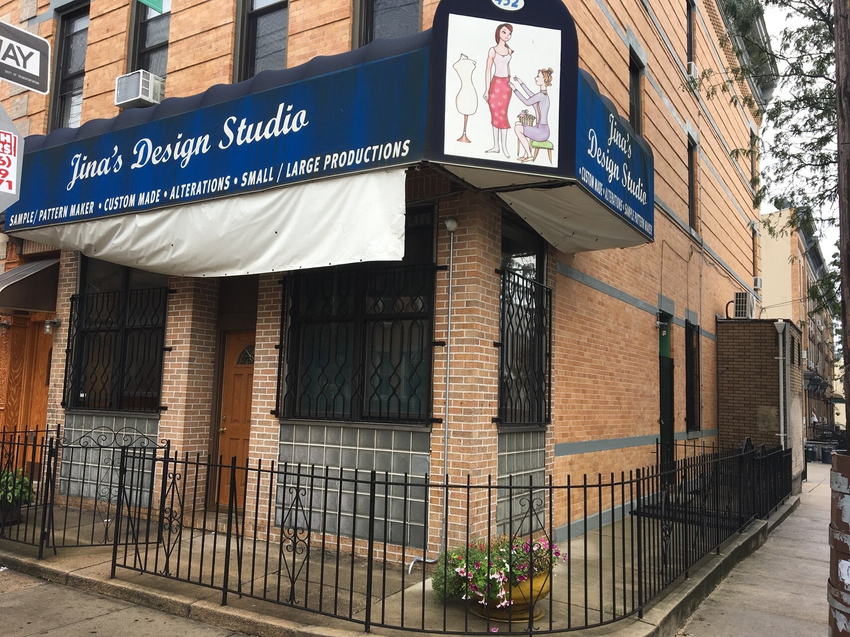 452 Woodward Ave, Ridgewood, NY for sale Primary Photo- Image 1 of 1