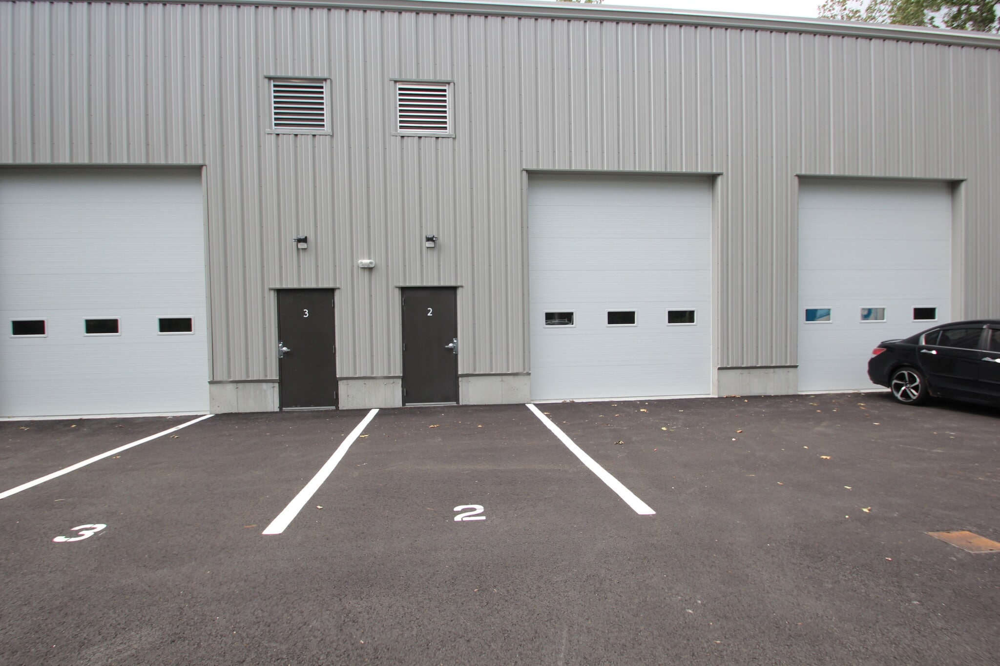 14 R -Bay 3&4, North Reading, MA for lease Interior Photo- Image 1 of 2