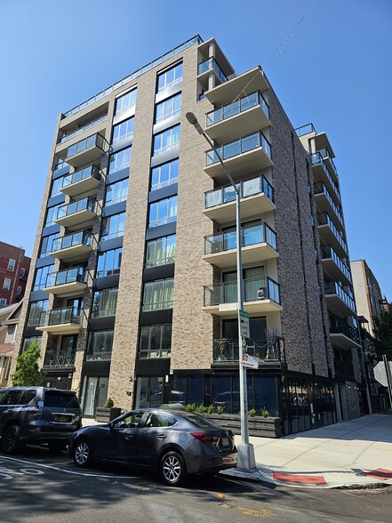 623 Avenue H, Brooklyn, NY for lease - Building Photo - Image 1 of 17