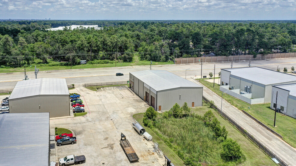 828 Fm 1960 Rd, Houston, TX for lease - Building Photo - Image 3 of 9