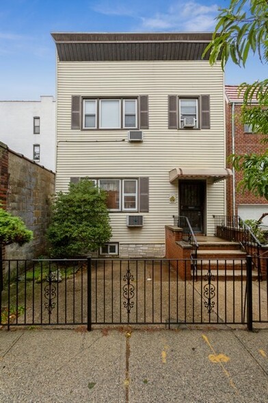 2588 38th St, Astoria, NY 11103 | LoopNet