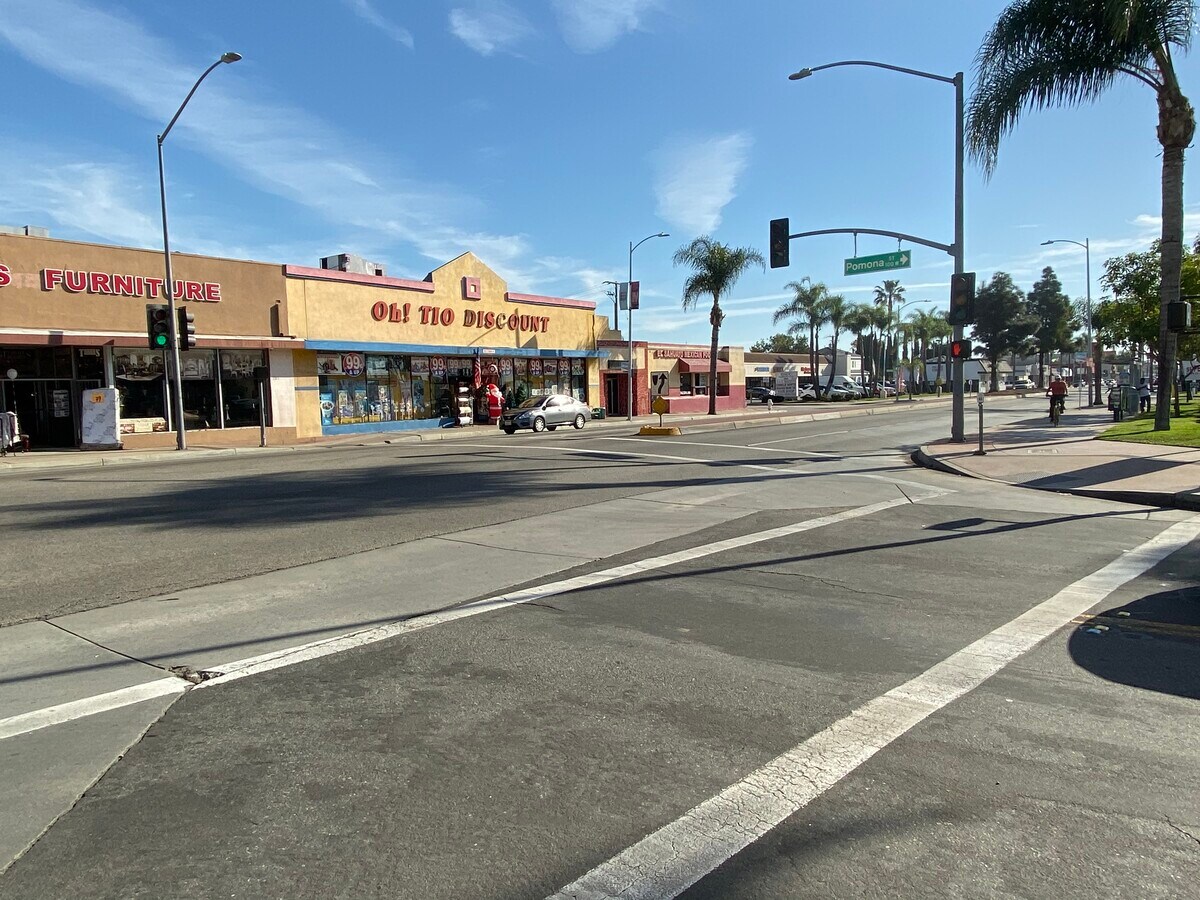 1717 S Main St, Santa Ana, CA 92707