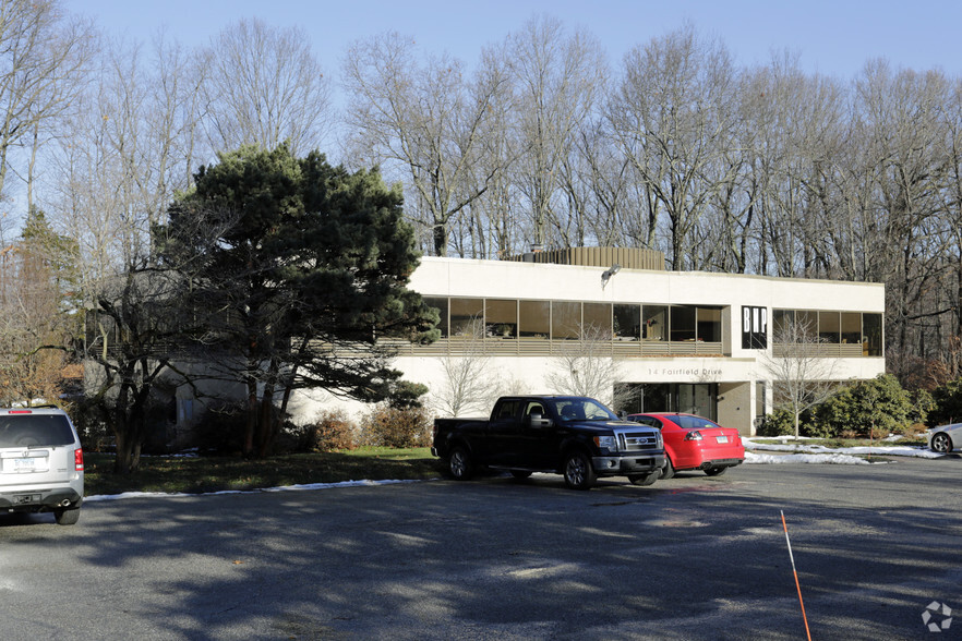 14 Fairfield Dr, Brookfield, CT for lease - Building Photo - Image 2 of 32