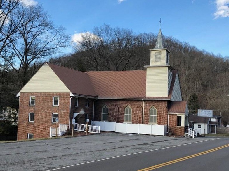 129 Indian Creek Rd, Cedar Bluff, VA 24609