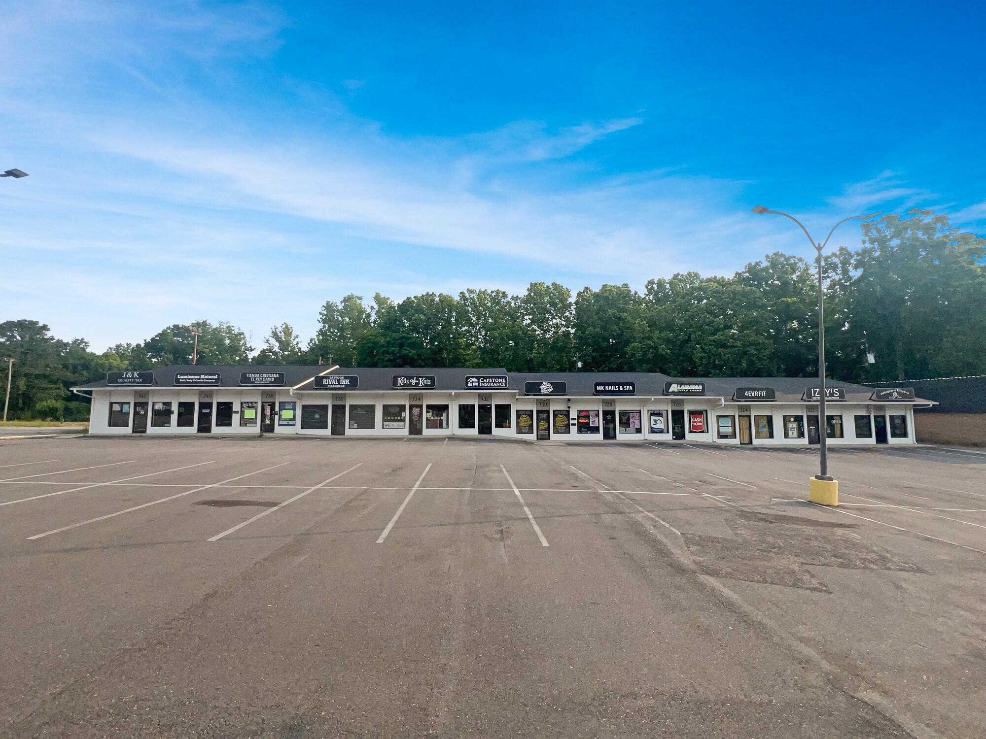 720-742 McFarland Blvd, Northport, AL for lease Building Photo- Image 1 of 8