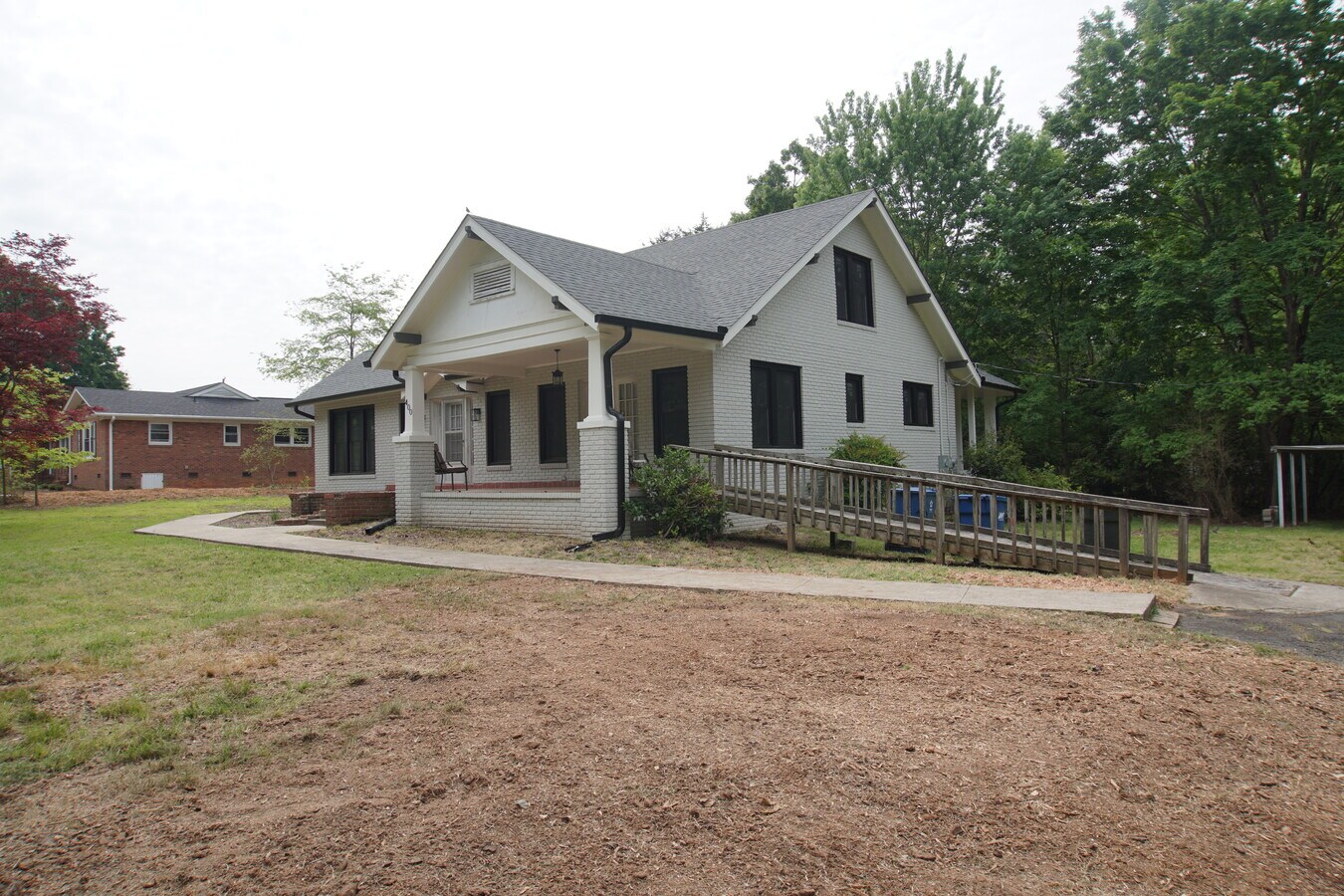 400 Matthews Mint Hill Rd, Matthews, NC 28105