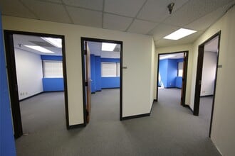 9800 N Lamar Blvd, Austin, TX for lease Building Photo- Image 2 of 8