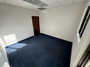 4900 S University Dr, Davie, FL for lease Interior Photo- Image 2 of 4