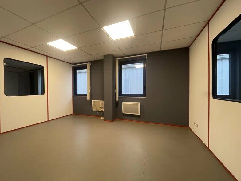 Office in GONFREVILLE-L'ORCHER for lease - Interior Photo - Image 2 of 7