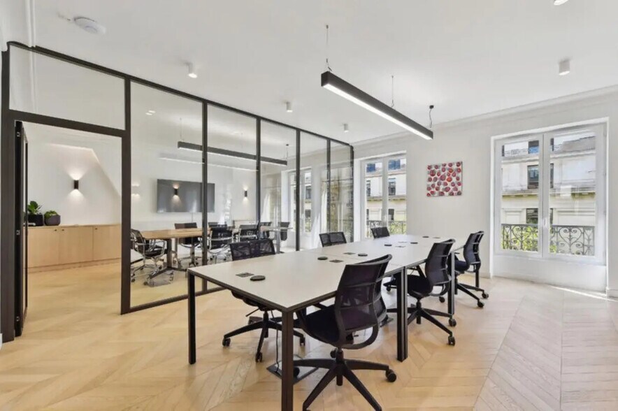 8 Avenue Percier, Paris for lease - Interior Photo - Image 3 of 10