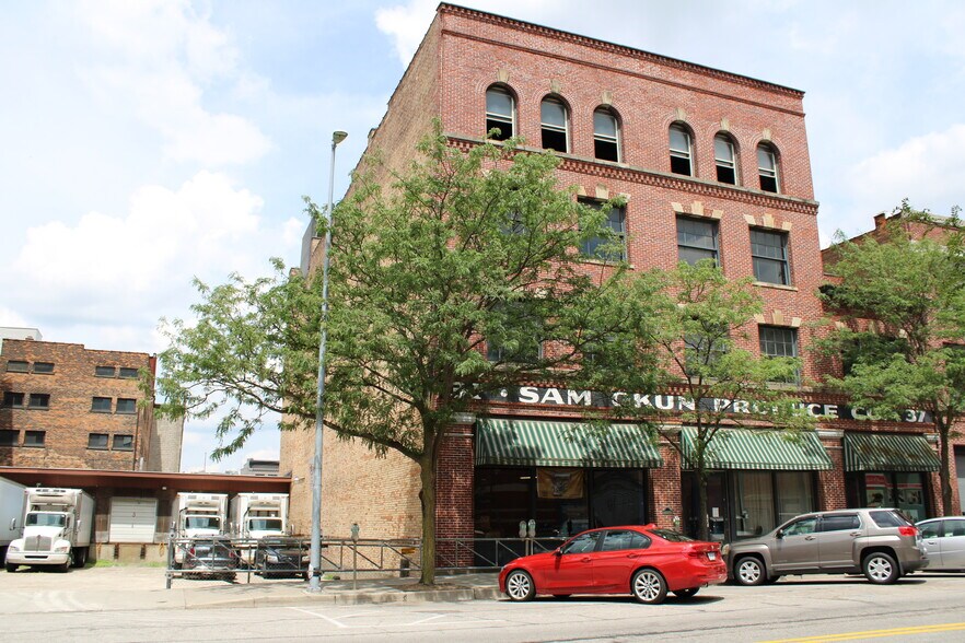 31-37 N Huron St, Toledo, OH for lease - Building Photo - Image 1 of 10