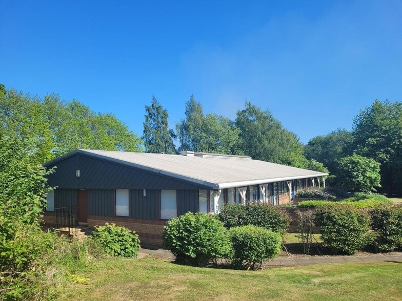 Pitreavie Dr, Dunfermline for lease - Building Photo - Image 3 of 3