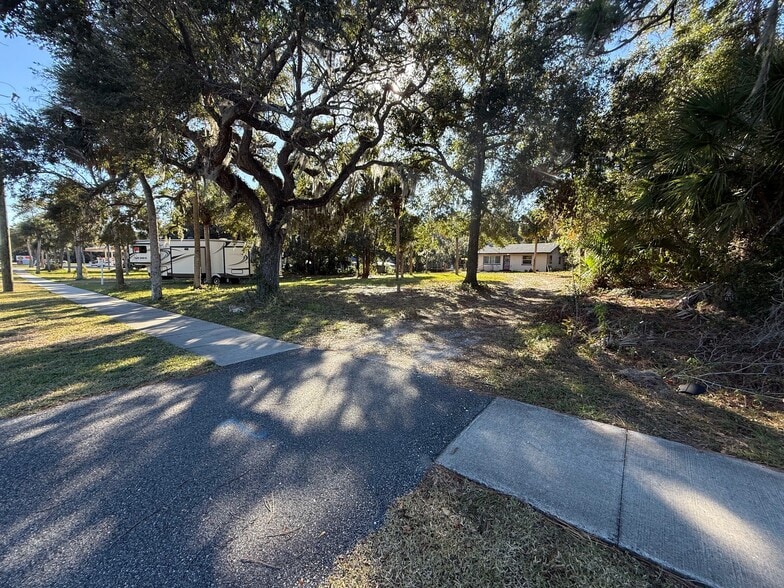3258 Ridgewood Ave, Edgewater, FL for sale - Building Photo - Image 3 of 4