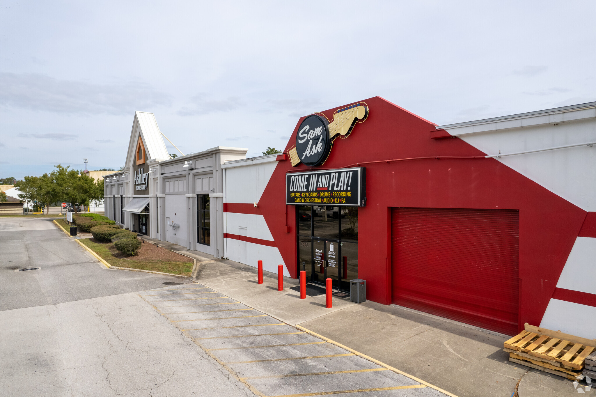 8151 Blanding Blvd, Jacksonville, FL for lease Building Photo- Image 1 of 16