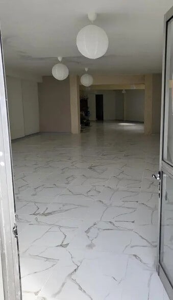 Flex in Le Bouscat for lease - Interior Photo - Image 1 of 2