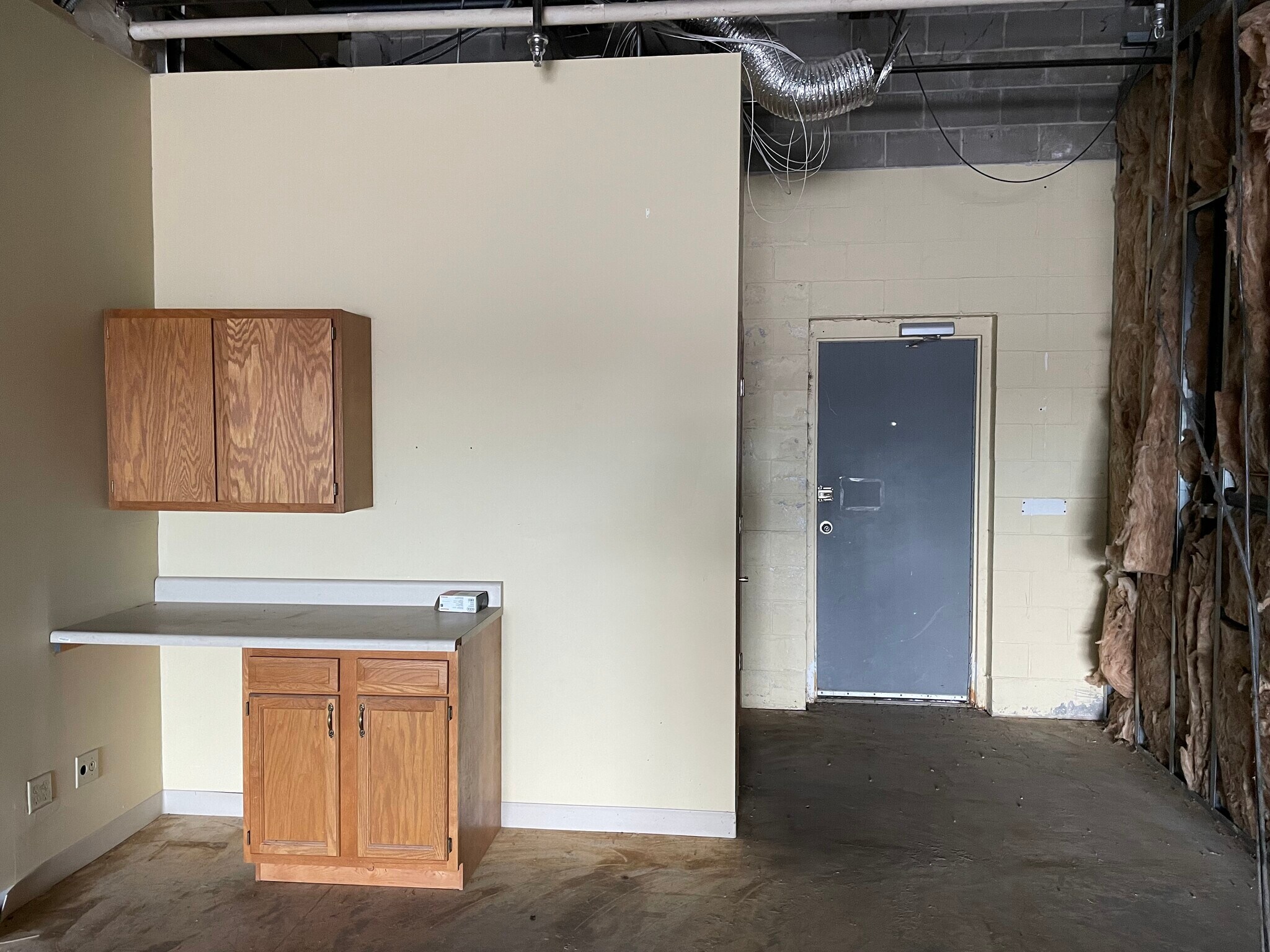 1440414630 W Center Rd, Omaha, NE 68144 Harvey Oaks Plaza