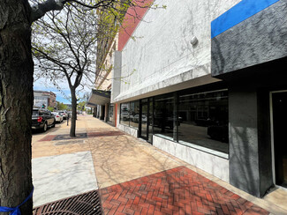 More details for 211-213 E 4th St, Waterloo, IA - Retail for Lease