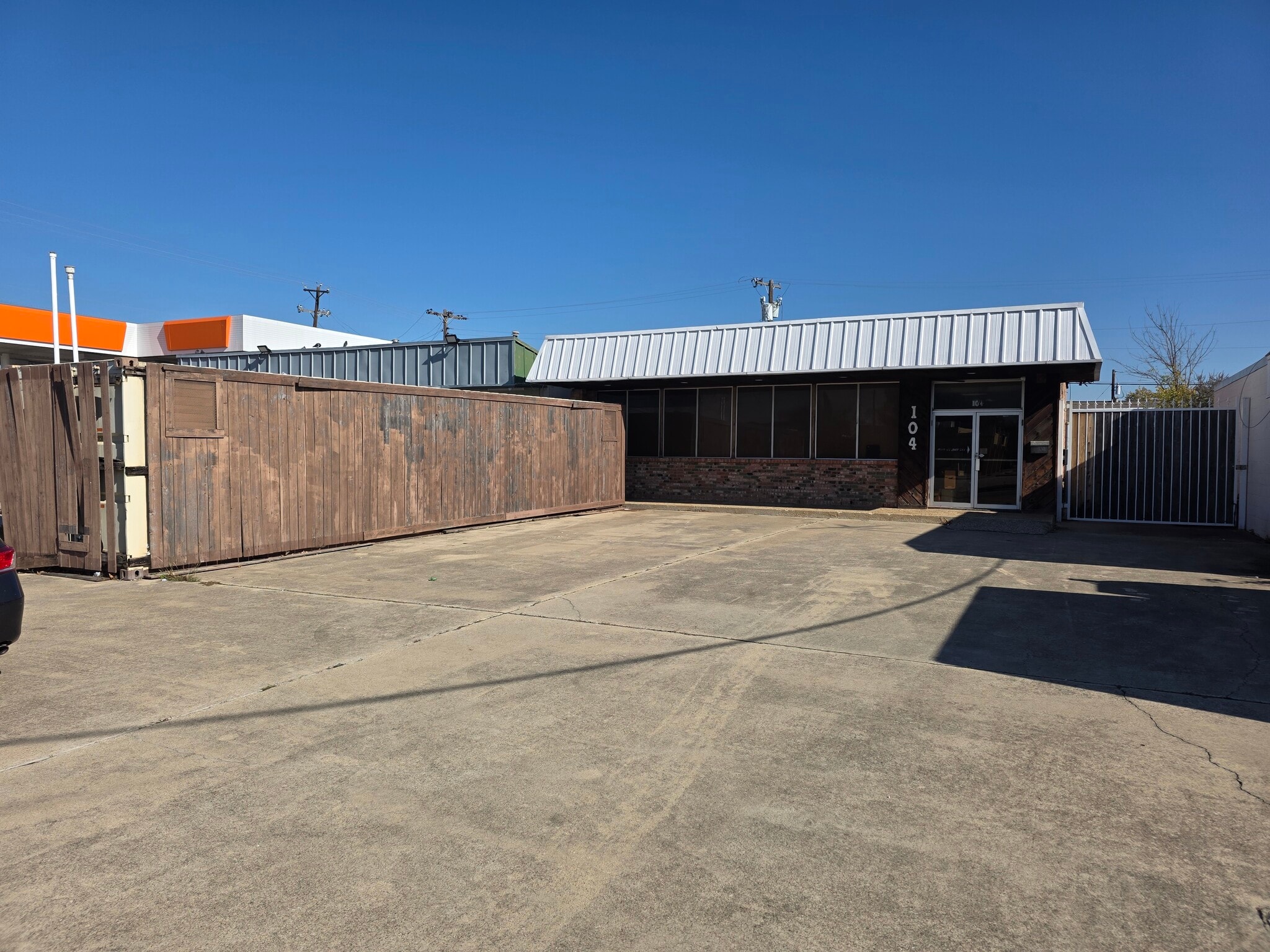 104 S Rogers Rd, Irving, TX for sale Building Photo- Image 1 of 16