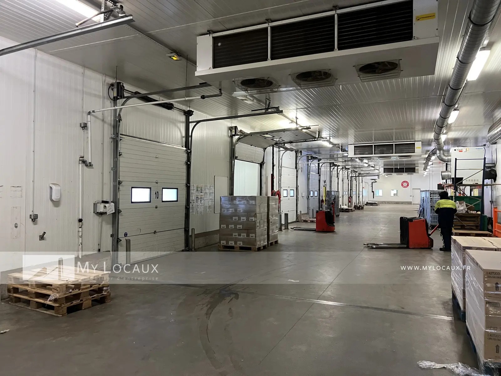 Industrial in SAINT-OUEN-L'AUMONE for lease Building Photo- Image 1 of 16