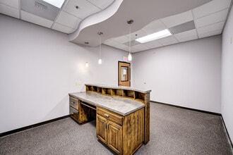 455 S Sam Barr Dr, Kearney, MO for lease Interior Photo- Image 2 of 3