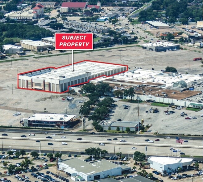555 Almeda Mall, Houston, TX for sale - Building Photo - Image 2 of 5