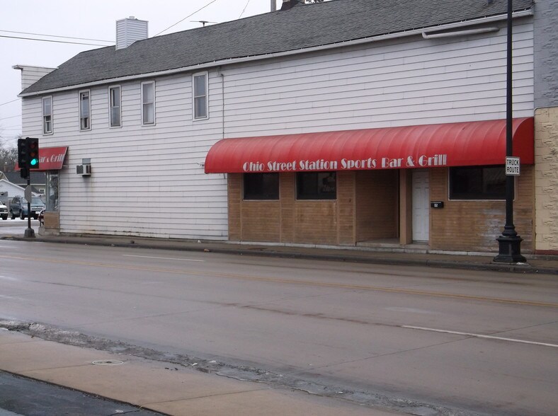 600 W 9th Ave, Oshkosh, WI for sale - Building Photo - Image 1 of 1