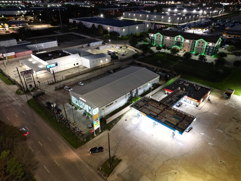 14902 N Fwy Service Rd, Houston, TX for lease - Building Photo - Image 2 of 50