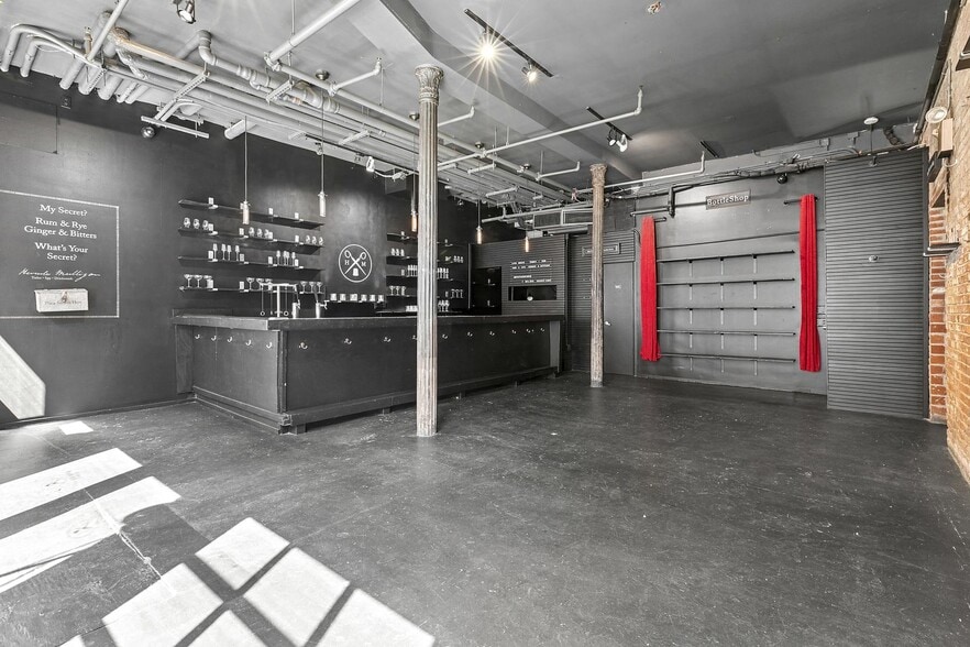 220 Front St, New York, NY for lease - Building Photo - Image 2 of 24