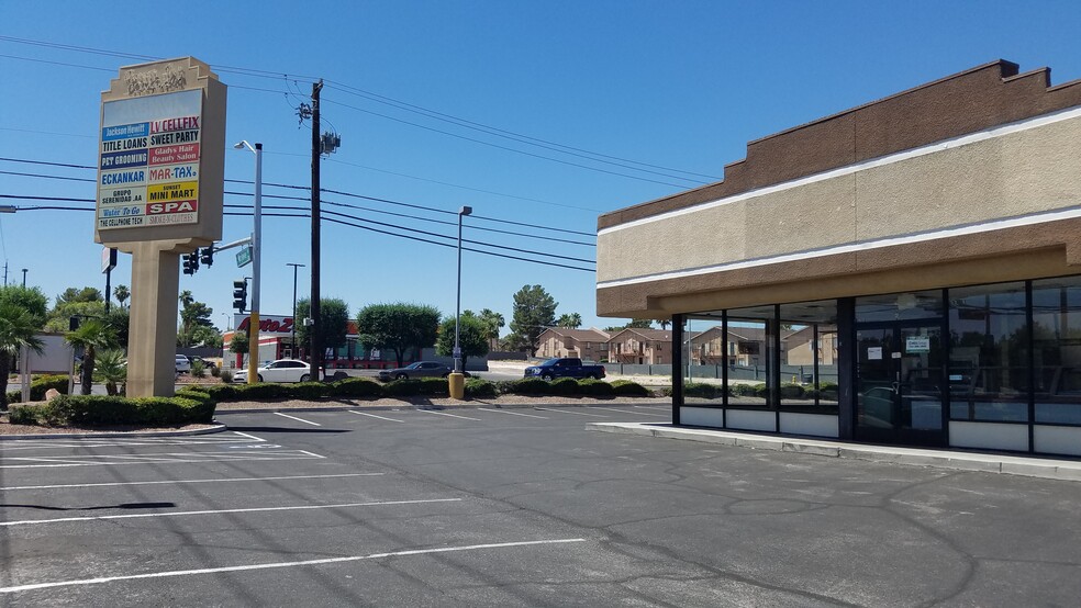 3160 E Desert Inn Rd, Las Vegas, NV for lease - Building Photo - Image 2 of 6