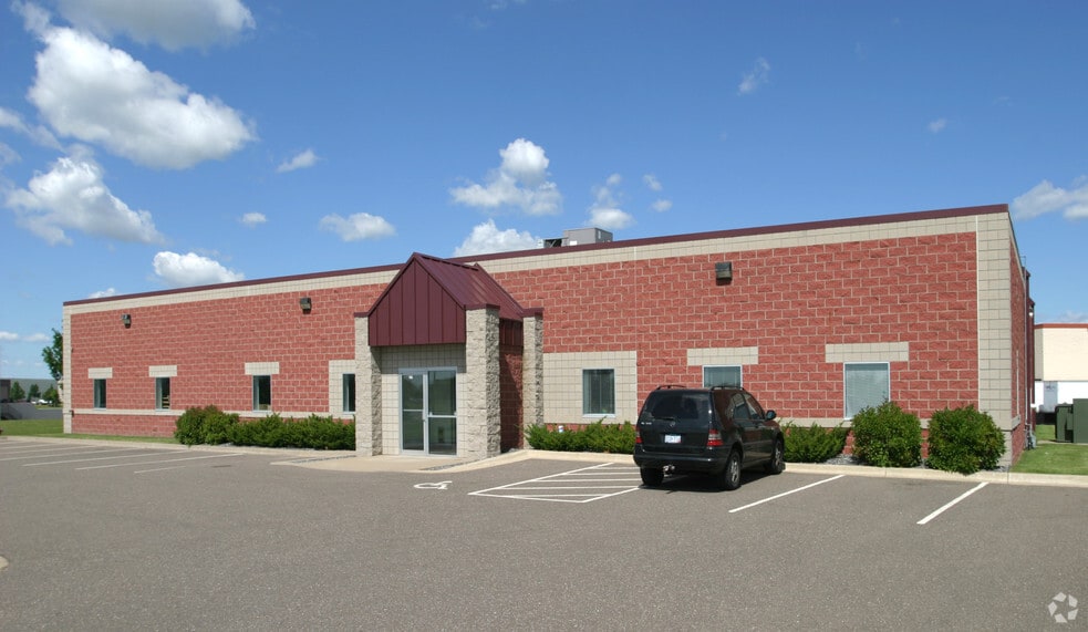 711 NW Weaver Blvd, Anoka, MN for sale - Primary Photo - Image 1 of 1