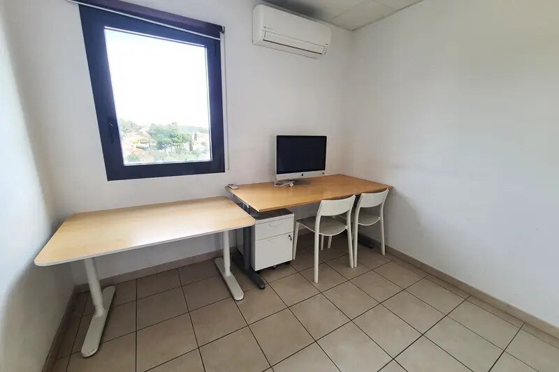 Office in Béziers for lease - Interior Photo - Image 3 of 7