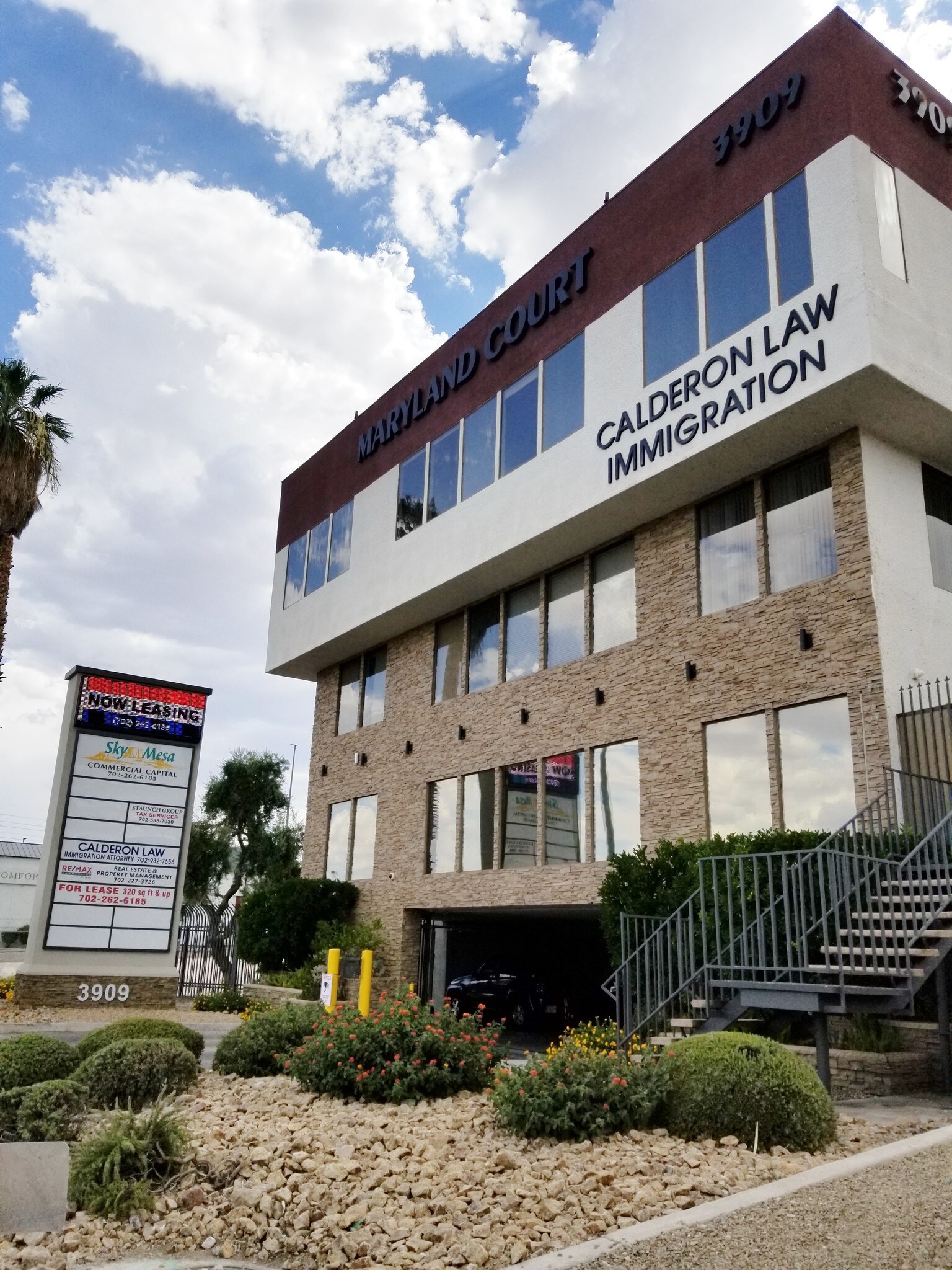 3909 S Maryland Pky, Las Vegas, NV for lease Building Photo- Image 1 of 6