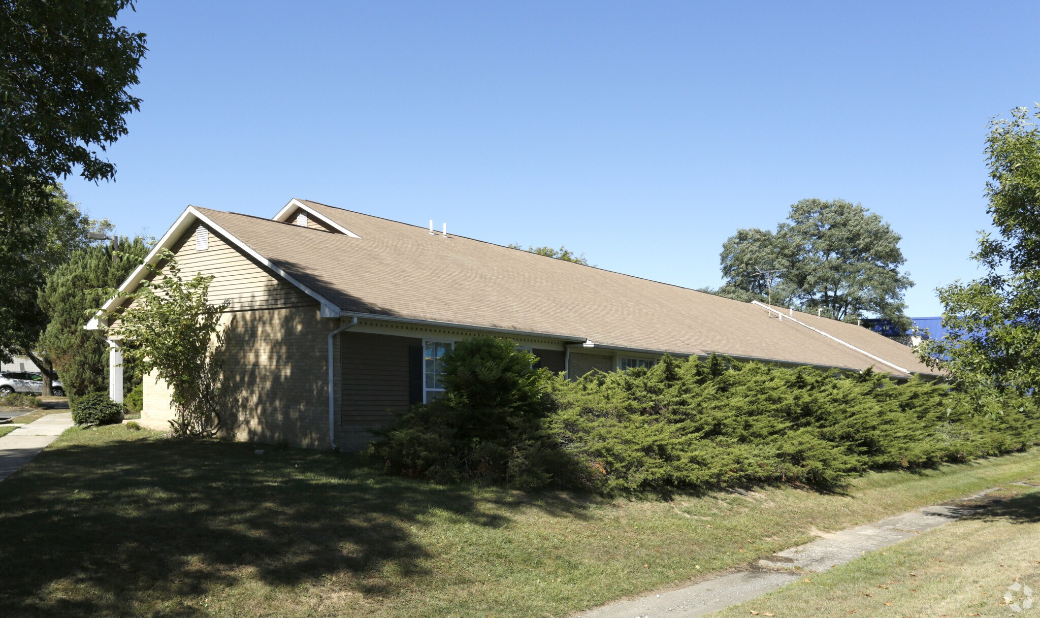 795 Parkway Ave, Ewing, NJ for lease Building Photo- Image 1 of 33