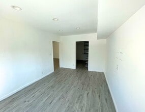 8344 Melrose Ave, West Hollywood, CA for lease Interior Photo- Image 2 of 10