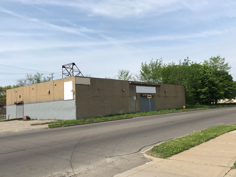 14074 E Seven Mile Rd, Detroit, MI for sale - Building Photo - Image 1 of 1