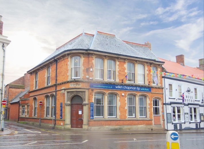 7-9 Bull Ring, Horncastle for sale Primary Photo- Image 1 of 1