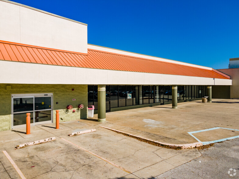 6233-6341 Tacoma Dr, Port Richey, FL for lease - Building Photo - Image 1 of 19