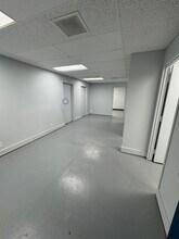 12401 E 43rd St, Independence, MO for lease Interior Photo- Image 1 of 7