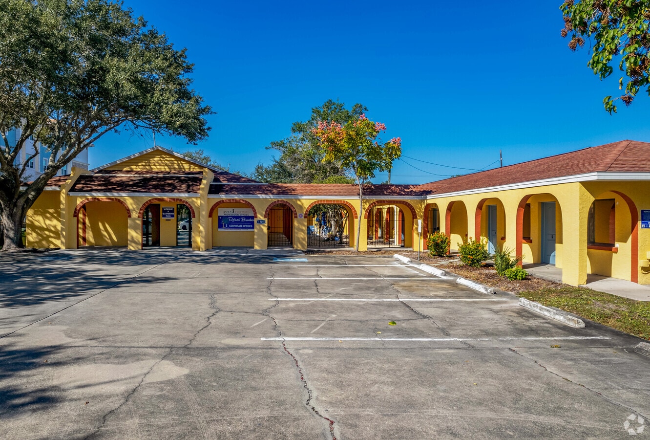 1701 14th St W, Bradenton, FL 34205